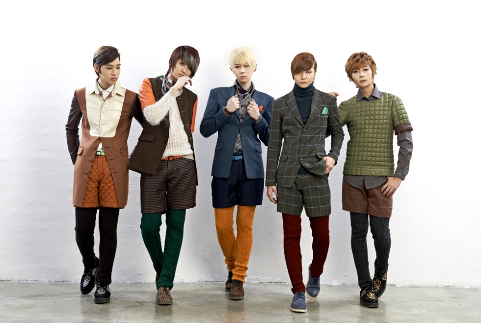 LEDApple’s HanByul & YoungJun Cover 2NE1’s “Missing You”