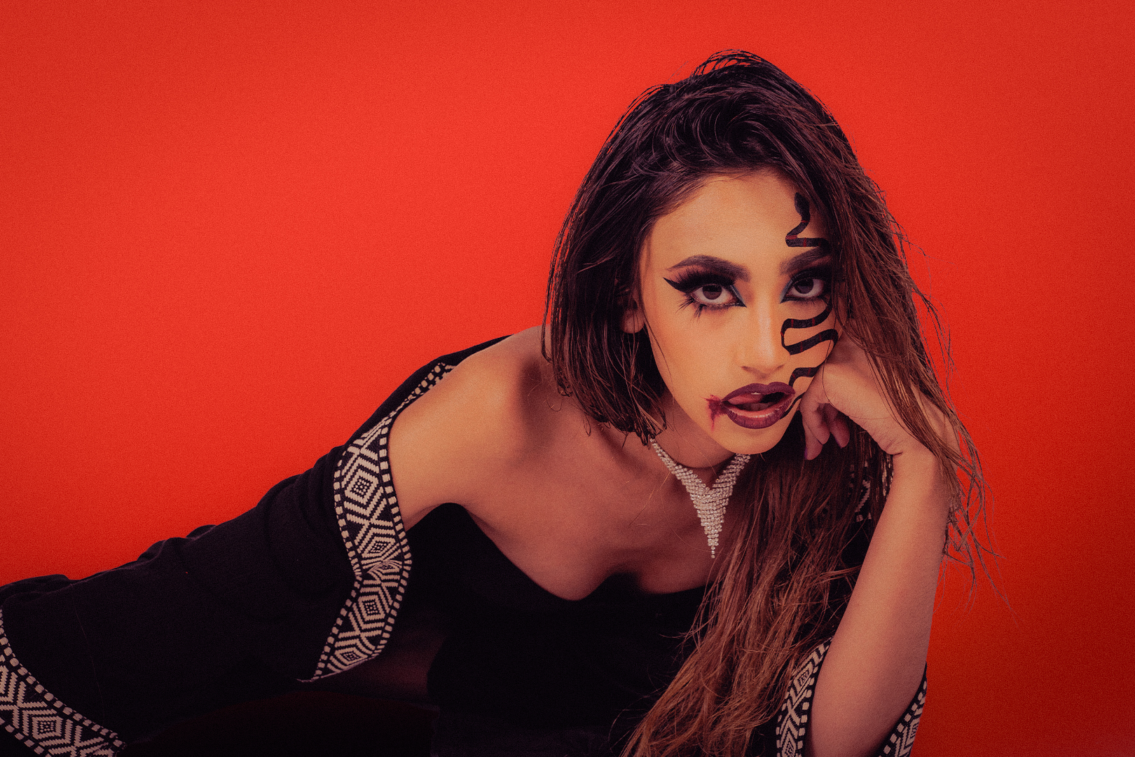 Dark pop songstress Naomi G upholds feminist virtues on new song “Prey”