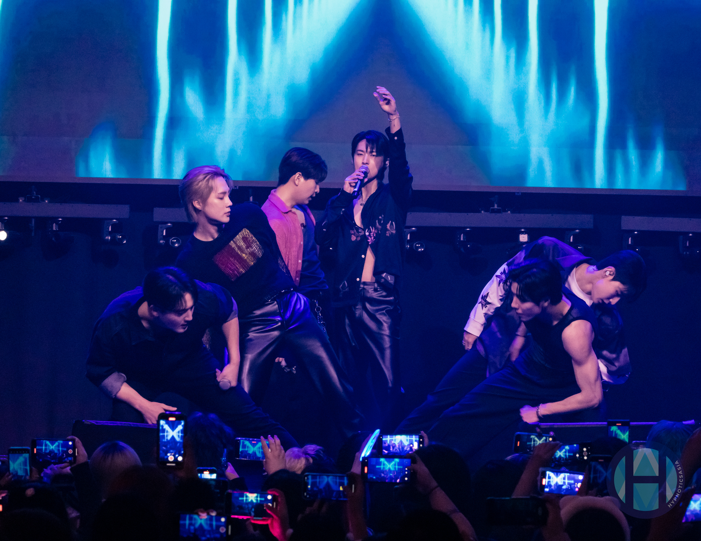 VAV Perform “Designer” During U.S. Tour VAV Designer